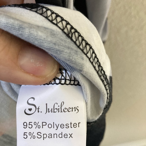 3/4 sleeve black/red/white tunic!! Never worn size L - Picture 6 of 6